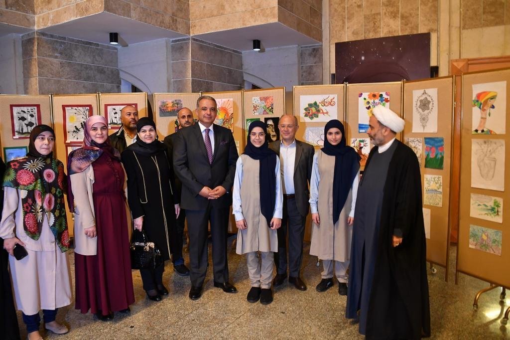 مدارس المبرّات تُطلق فعاليات أسبوع المطالعة الرابع عشر “نقرأ ونتحدى في المبرّات” الوزير المرتضى: لِيُلْهم الله اللبنانيين إلى القراءة في كتاب السيد فضل الله الذي يُملي عليهم بناء وحدتهم الوطنية.