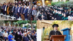 لوحة من أربع صور تظهر خريجين بأثواب تخرّج وحشداً من الحضور ومتحدثاً على منصة بحديقة جامعية | A four-photo collage showing graduates in gowns, a large crowd, and a speaker at a podium in a university garden