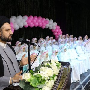 ثانوية الإمام علي كرّمت فتياتها اللواتي بلغن سن التكليف