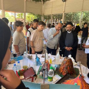 مدرسة الإمام جعفر الصادق (ع) تفتتح معرضها السنوي للمواد العلمية والفنون