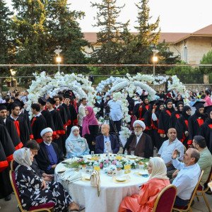 ثانوية الإمام الجواد تحتفل بتكريم طلابها الناجحين في شهادة الثانوية العامة