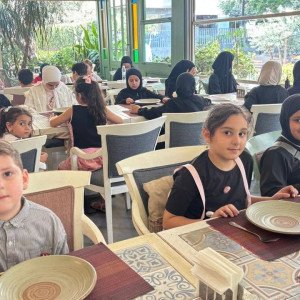 مأدبة غداء تكريمية لـ 50 يتيماً من أبناء المبرّات بمناسبة أيام عاشوراء