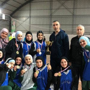 المركز الأول في كرة القدم – صالات – لتلميذات ثانوية الرحمة