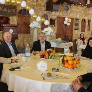 البشائر تكرّم المعلمين في عيدهم