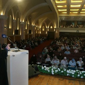 شدد على إعداد المعلمين ليكونوا قدوة أخلاقية وإنسانيةفضل الله في مؤتمر المبرات: مؤسف في بلد الأديان أن نشهد هذه السلبيات في العلاقة بين الطوائف