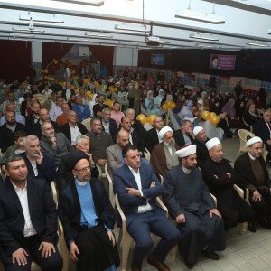 مدرسة الإمام الحسين(ع) تكرم طلابها الناجحين في الشهادة المتوسطة