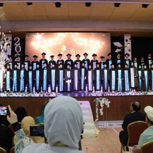 ثانوية الرحمة تحتفل بطلاب الشهادات الرسمية