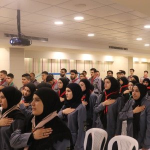 قائدات وقادة جمعية كشّافة المبرّات يناقشون موضوع التطوّع الكشفي والتواصلفي زمن التحوّلات الرقميّة.