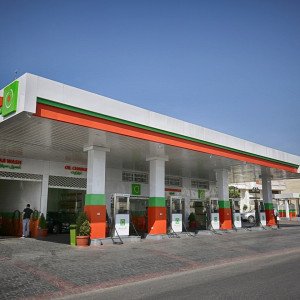 المبرّات تدعم أصحاب السيارات العمومية 3000 بون بنزين من شركة الأيتام للمحروقات